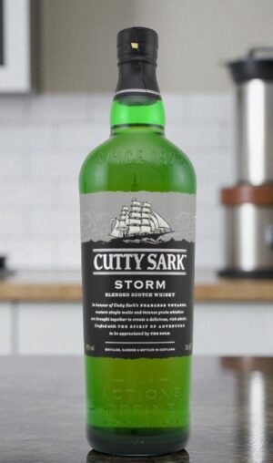 Ideal for Whisky Enthusiasts ❤️ Unique Flavors of Cutty Sark Storm 🌪️