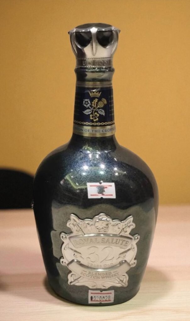 เหล้านอก Royal Salute 32 Years Union of the Crowns