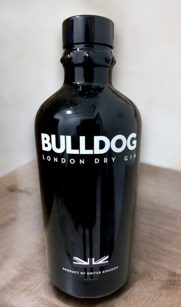 BULLDOG Gin มีองค์ประกอบอะไรบ้าง?